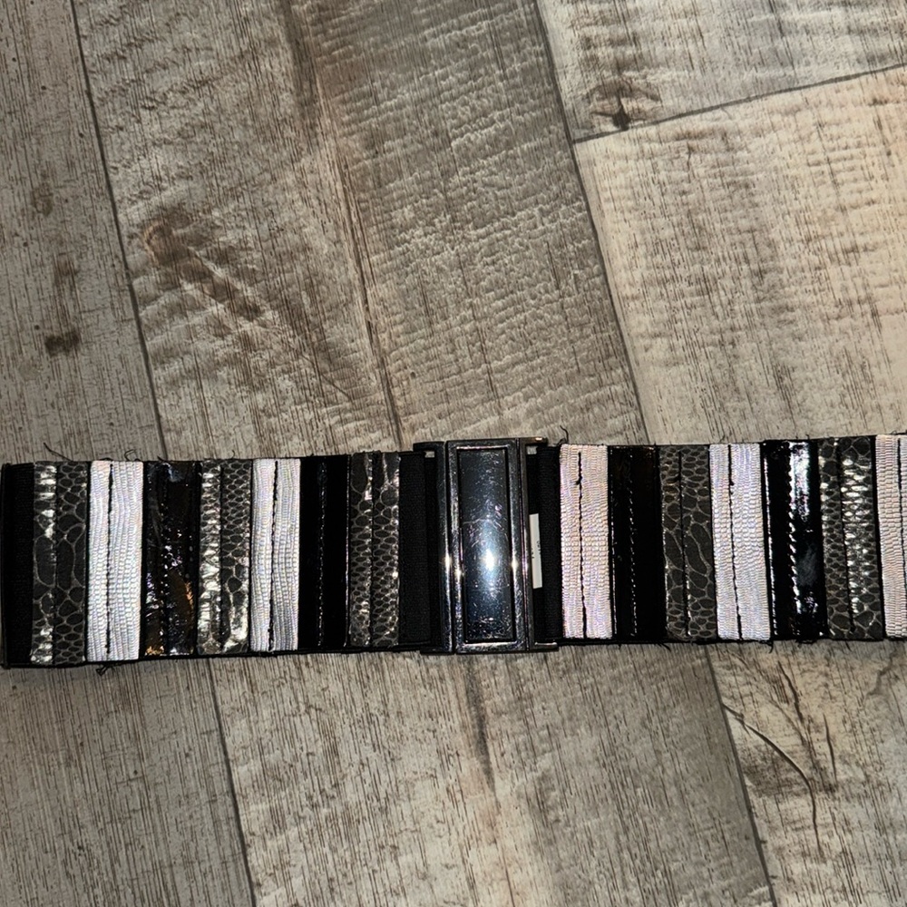 BUCKLE‎ belt- size M